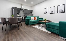 New Zealand House Apartments By Happy Days